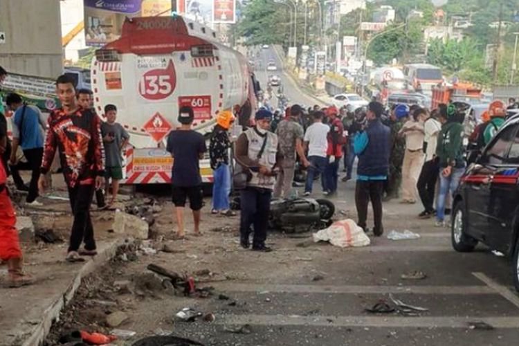 10 Korban Meninggal Kecelakaan Maut Cibubur Teridentifikasi, Berikut ...