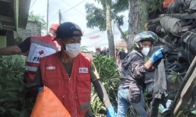 Enam Orang Tewas dalam Kecelakaan Maut di Gekbrong Cianjur