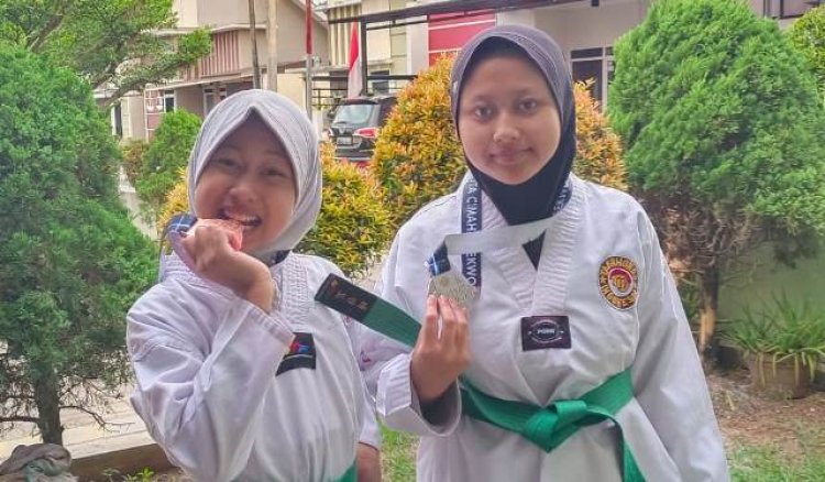 Sambut HUT ke-77 RI, Kakak Beradik Asal Soreang Sabet Medali pada Kejuaraan Taekwondo di Cimahi