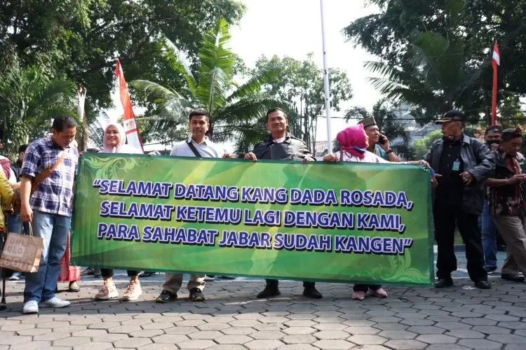 Foto: Disambut Warga, Dada Rosada Bebas dari Penjara Sukamiskin