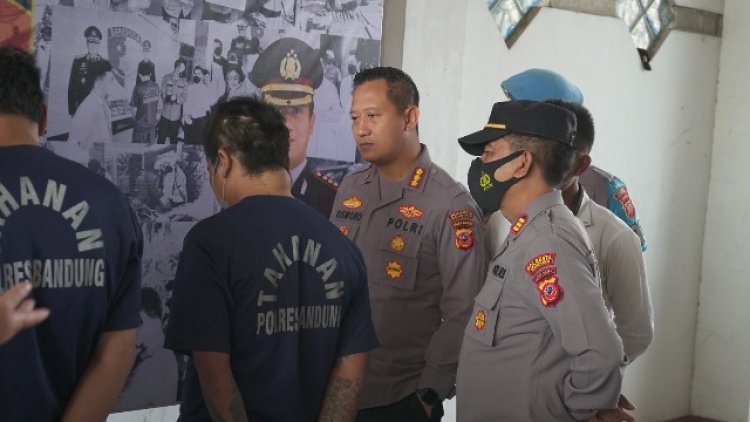 Polresta Bandung Ringkus Paman dan Dua Keponakan Pelaku Pengeroyokan dengan Senjata Tajam di Cicalengka