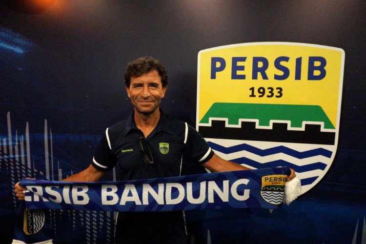 Setelah Alami Demam, Pelatih Anyar Persib Bandung Luis Milla Is Back