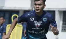 Persib Bandung Berduka: Rombongan Tim Melayat ke Rumah Duka Legenda Bejo Sugiantoro, Ayahanda Rachmat Irianto