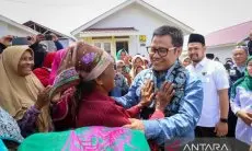 Wakil Ketua DPR Bagikan 650 Paket Bantuan Korban Letusan Semeru