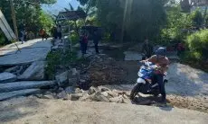 Bencana di Tanah Sengketa, Kampung Curug Desa Bojong Koneng Terisolir