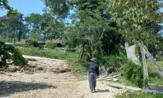 Terdampak Pergeseran Tanah, Rumah Effendi Gazali di Bojong Koneng Bogor Jadi Miring 