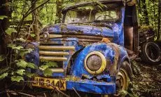 Diduga Tak Kuasai Laju Kendaraan, Sopir Truk Fuso di Cipatat Terjepit Bodi Mobil