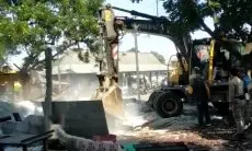 Satu Unit Beko dan Ratusan Personel Satpol PP Bongkar 256 Lapak PKL Bogor Barat