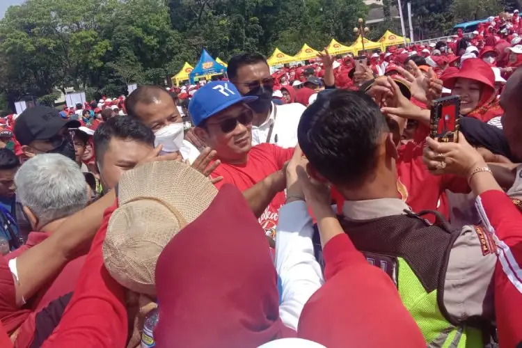 Ribuan Emak-emak Dukung Ridwan Kamil Ke Tingkat Nasional