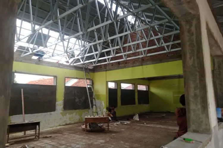Proyek DAK di Cirebon Dikontrakkan, Kadisdik Tak Berkutik