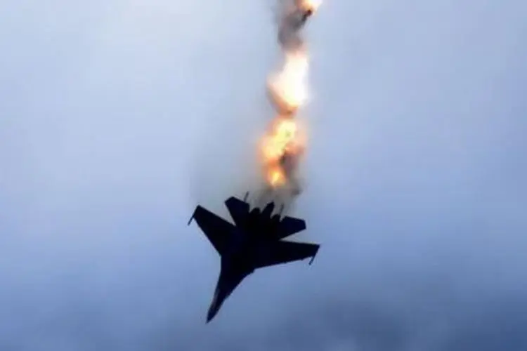 BREAKING NEWS! Pesawat TNI AL Jatuh Saat Latihan