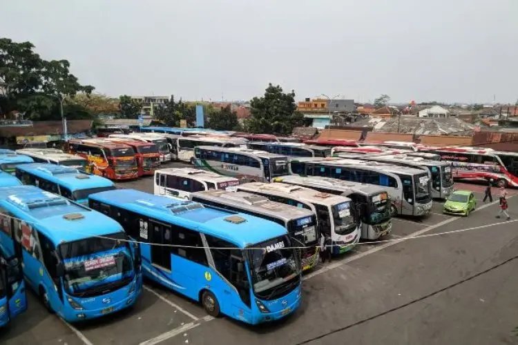 Cek Stiker Tanda Silang Merah, Jangan Naik Bus tak Layak Jalan demi Keselamatan