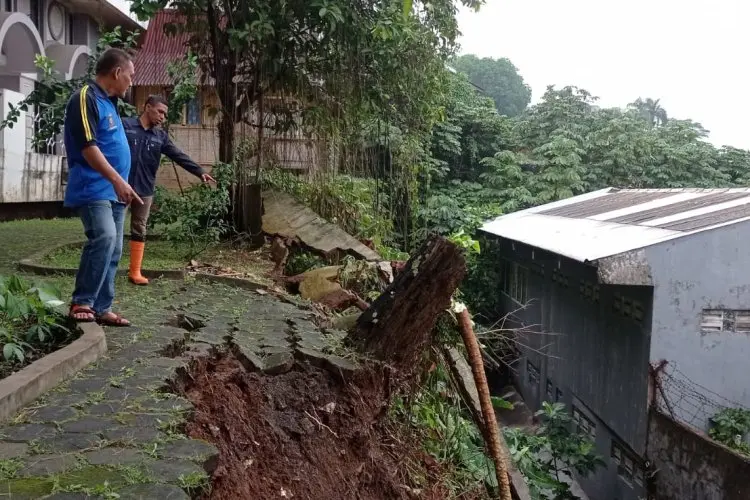Hujan Deras, Lima Wilayah di Kota Bogor Alami Longsor