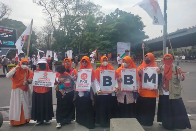 Tolak Kenaikan BBM, DPD PKS Kota Bandung Gelar Aksi Flash Mob
