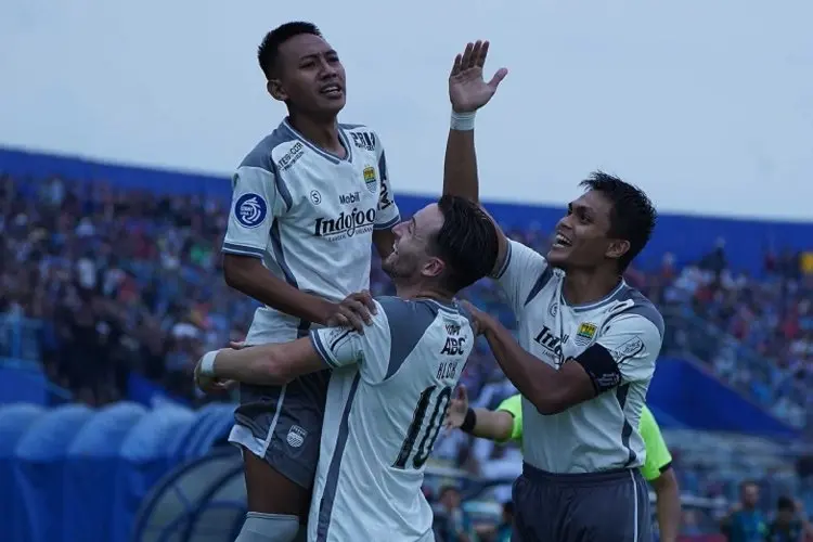Ini Alasan Luis Milla Mainkan Beckham Putra Saat Persib Melawan Arema FC
