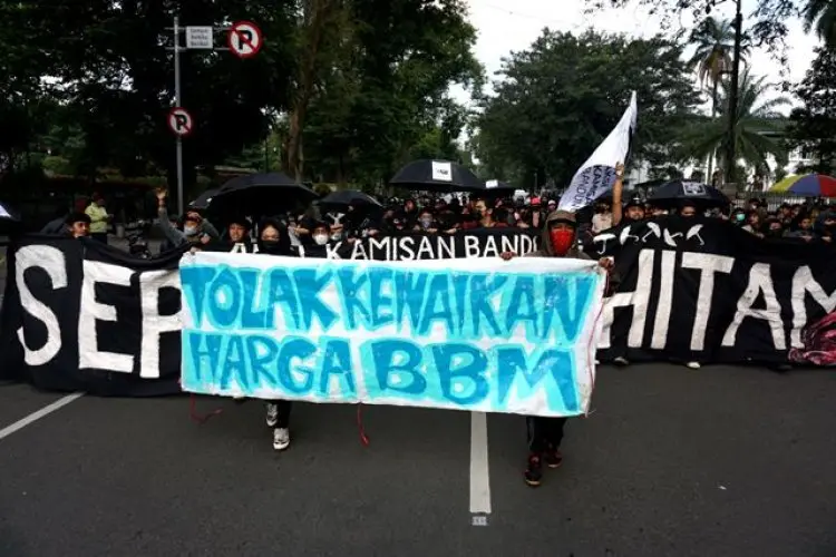 FOTO: Aksi Tolak Kenaikan Harga BBM