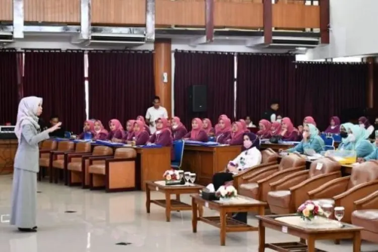 Ineu Purwadewi Sundari Dorong Lulusan Sekoper Cinta Ciptakan Inovasi dan Kreativitas