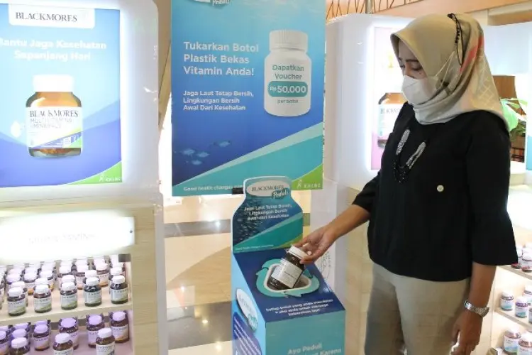 Jaga Kelestarian Laut, Blackmores Indonesia Gulirkan Program Tukar Botol
