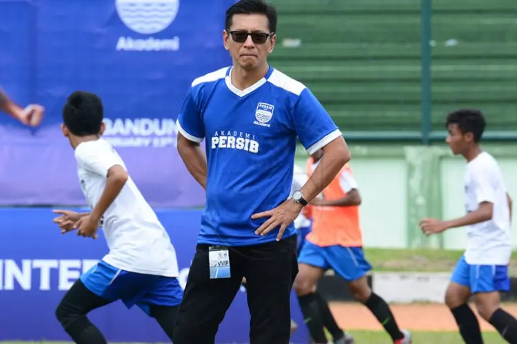 Teddy Tjahjono Beberkan Alasan Duo Spanyol Tak Kunjung Gabung Persib