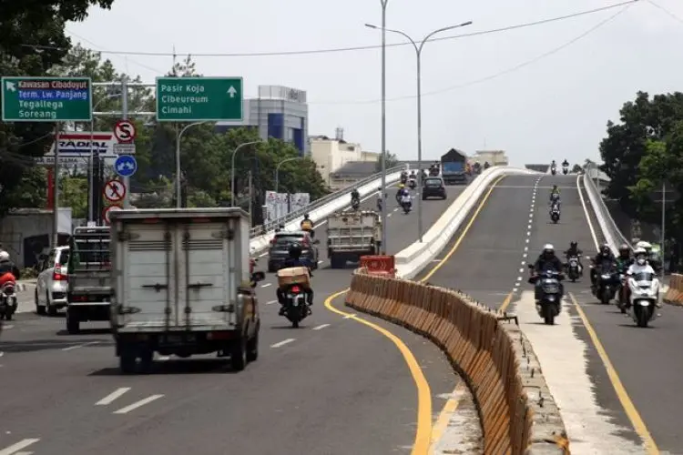 FOTO: Pemberlakuan Dua Arah pada Uji Coba Flyover Kopo