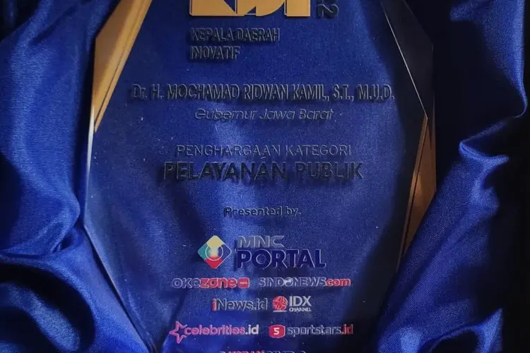 Ridwan Kamil Terima Penghargaan Kepala Daerah Inovatif 