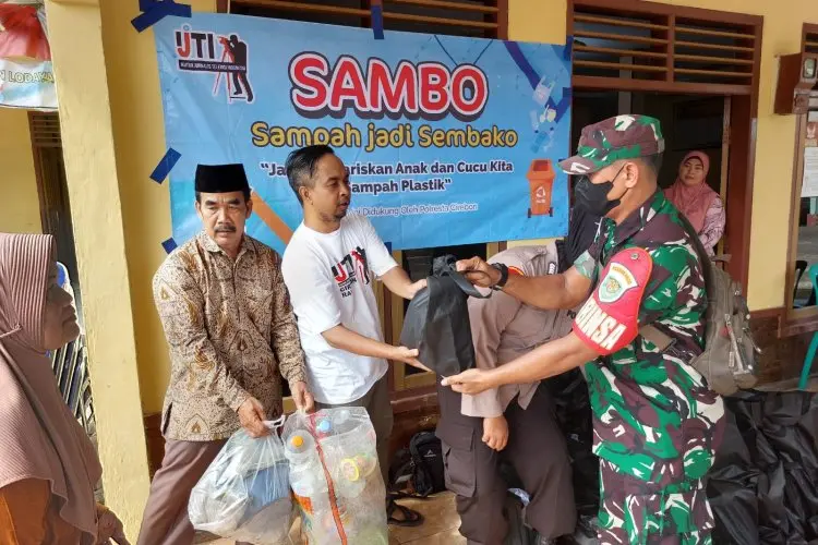 "SAMBO" Cirebon Diserbu Warga