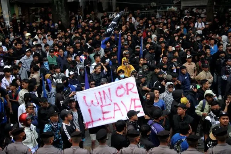FOTO: Demo Bobotoh Persib Tuntut Permudah Tiket Komunitas