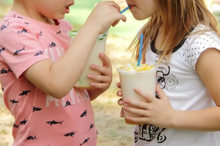 Cara Ini Boleh Dicoba Bila Anak Gak Suka Minum Air Mineral