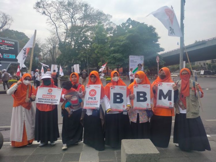 Tolak Kenaikan BBM, DPD PKS Kota Bandung Gelar Aksi Flash Mob