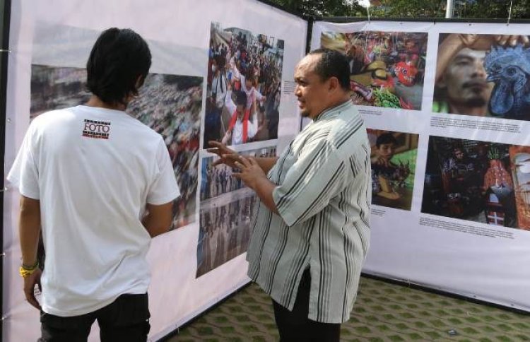Ketua DPRD Kota Bogor Apresiasi Karya Foto Jurnalistik PFI di Alun-alun Bogor