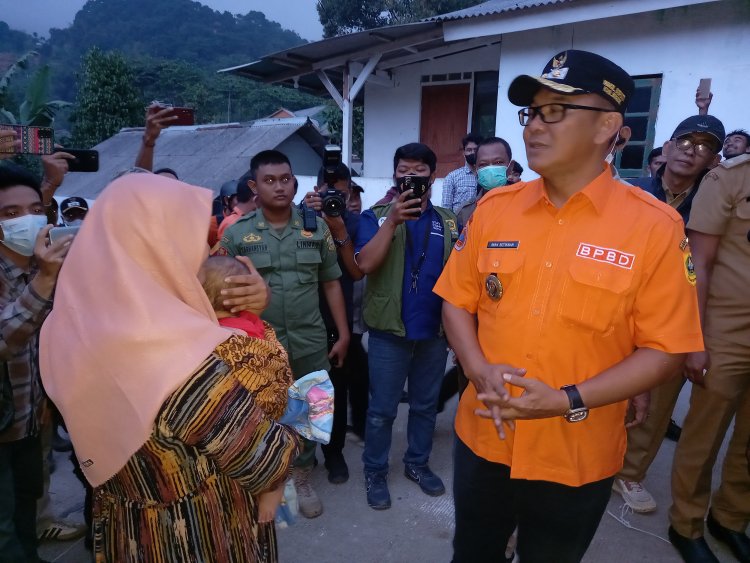 Kunjungi Warga Bojong Koneng, Iwan Setiawan Bicara Soal Relokasi