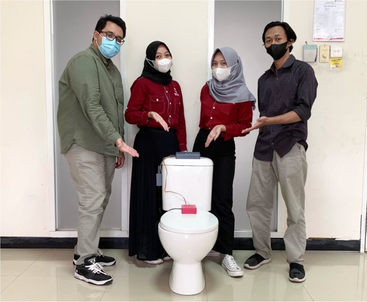 Mahasiswa Tel-U Ciptakan Touchless Smart Toilet yang Mampu Deteksi Kesehatan Sejak Dini