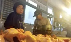 Keluhkan Maraknya Pedagang Ayam Potong Liar, Pedagang Pasar Atas Baru Cimahi Alami Penurunan Omset