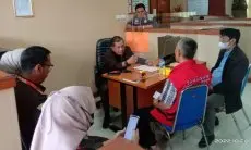 Penyidik Kanwil DJP Jabar I Serahkan Tersangka TPPU ke Kejari Bale Bandung