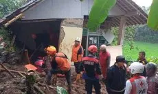 Longsor di Sukabumi, Bapak dan Anak Tertimbun