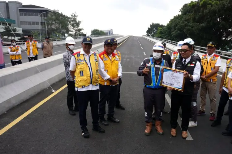 Foto: Ridwan Kamil Resmikan Fungsionalisasi Flyover Kopo Area
