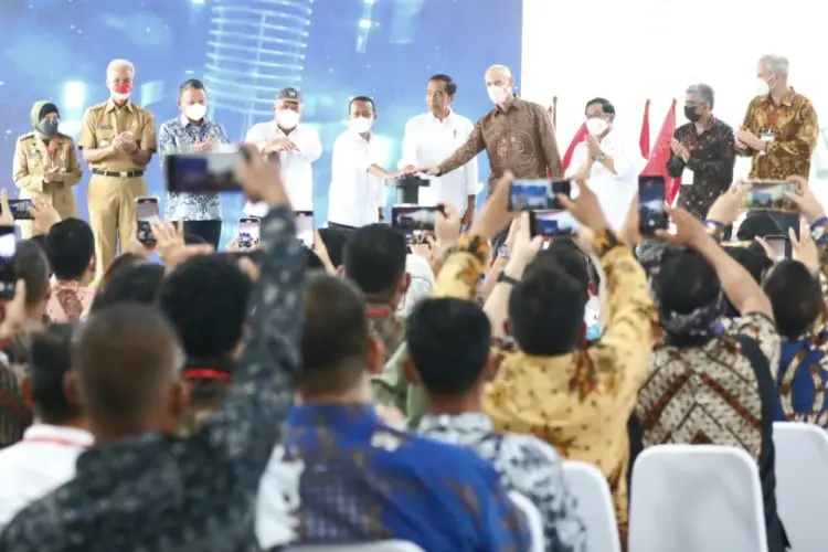 Dampingi Jokowi Groundbreaking Pabrik Wavin, Ganjar: Ini Bukti Kepercayaan Investor dan Trigger Bagi Daerah