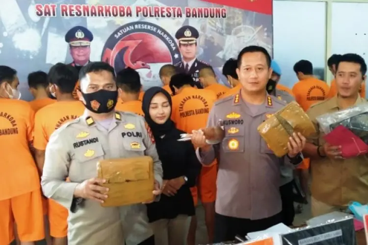 Kasih Minum dan Makan Ganja ke Burung Merpati, Tiga Pria Warga Katapang Diciduk Polisi