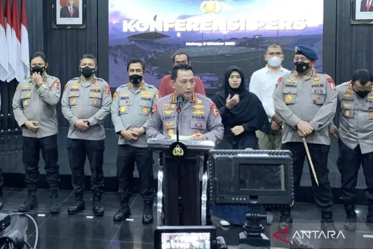 Kapolri Sebut 11 Tembakan Gas Air Mata dalam Tragedi Kanjuruhan