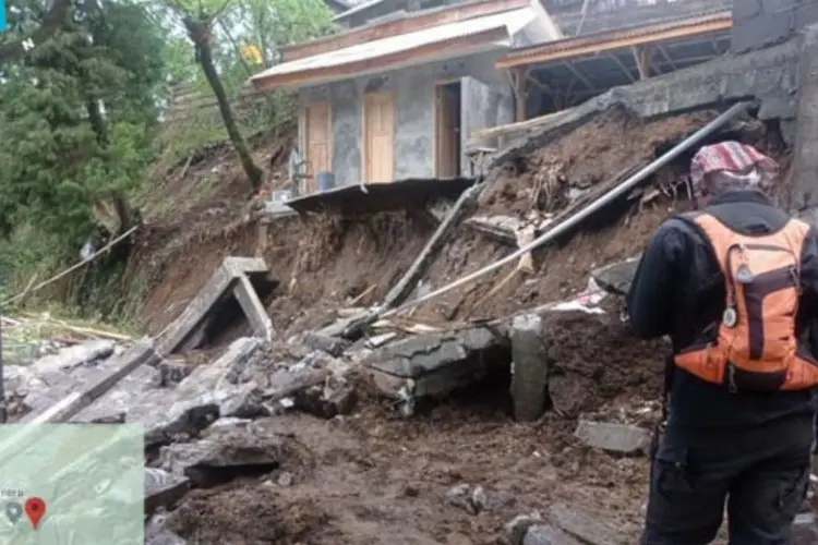 Belasan Rumah dan Satu Pura Rusak Diterjang Longsor dan Banjir Bandang
