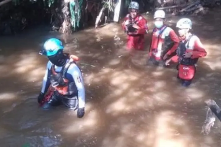 Mahasiswi IPB Terseret Arus, Tim SAR Masih Susur Aliran Drainase Jalan Dadali Bogor