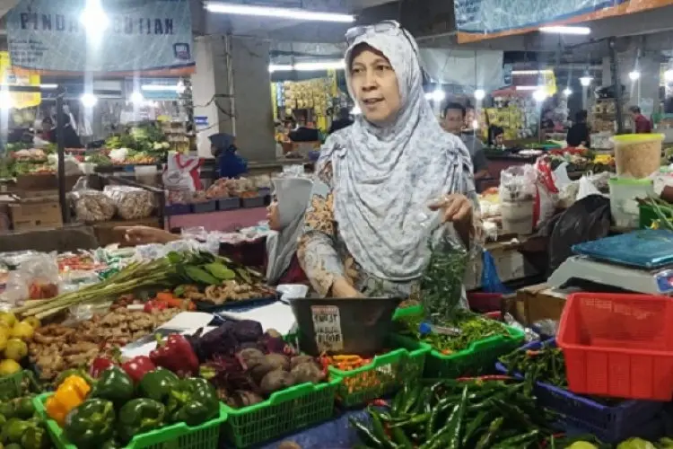 Jokowi ke Pasar Kosambi, Repot Sekarang Pak, Harga-harga Terus Naik