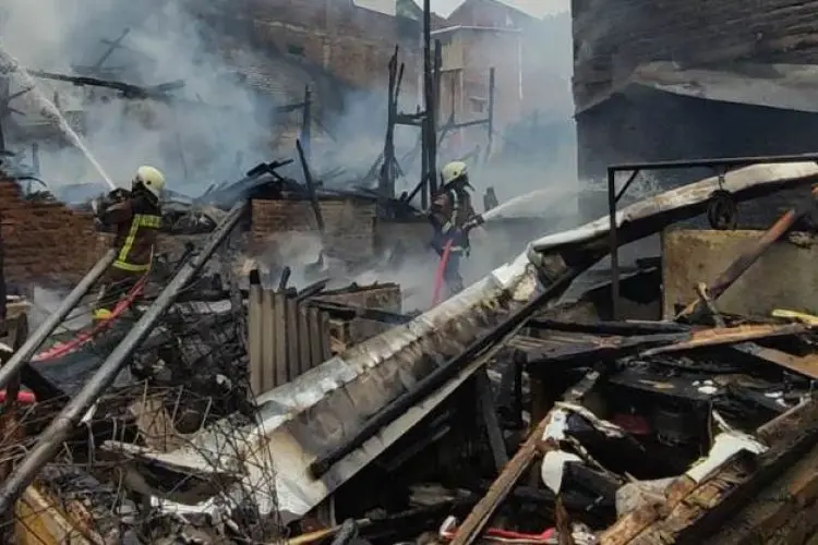 Nihil Korban Jiwa, Tapi Kebakaran Hanguskan 4 Rumah di Dayeuh Handap Garut