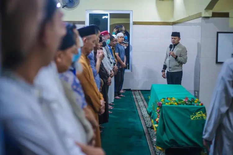 Bima dan Rektor IPB Antarkan Adzra Nabila ke Peristirahatan Terakhirnya