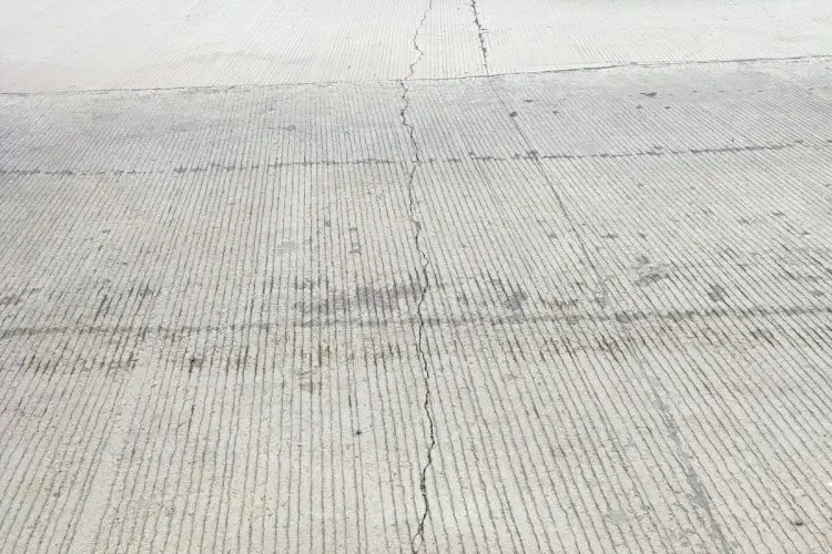Jalan Kapten Yusuf Baru Dibeton Sudah Retak Lagi, Bima Arya: Kontraktor Jangan Main-main 