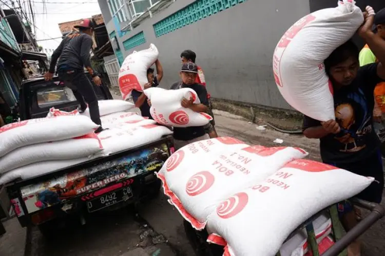 FOTO: Harga Kedelai Naik, Harga Tahu Ikut Naik