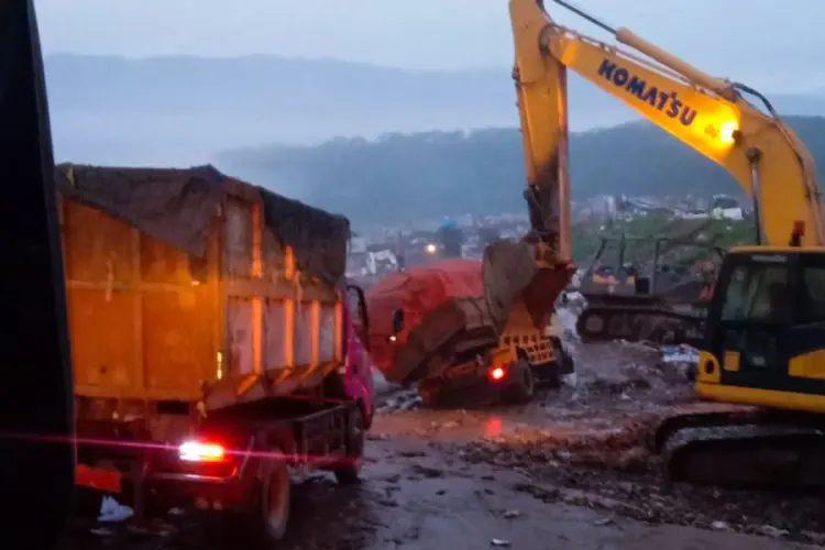 UPT Kebersihan KBB Sebut Volume Sampah Liar di KBB Per Hari Capai 10 Ton