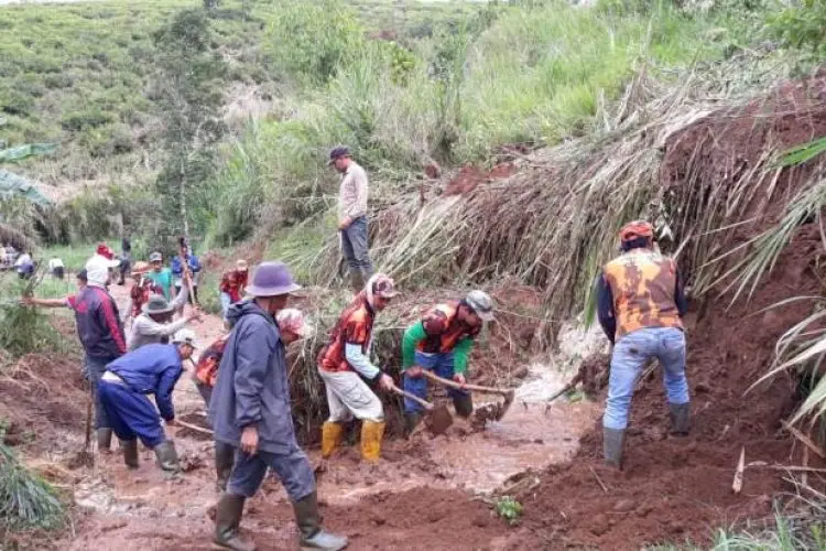 Garut Masuk Status Awas dan Siaga Bencana
