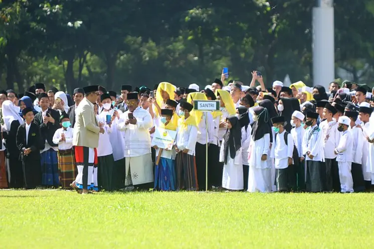 FOTO: Apel Peringatan Hari Santri di Jabar