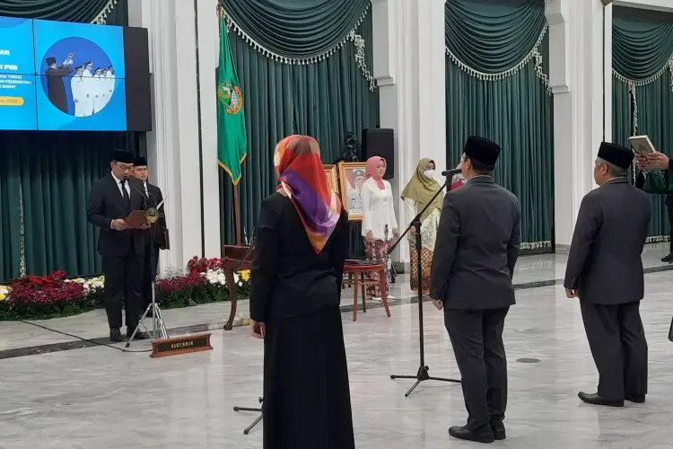 Ridwan Kamil Lantik Tiga JPT di Lingkungan Pemprov Jabar